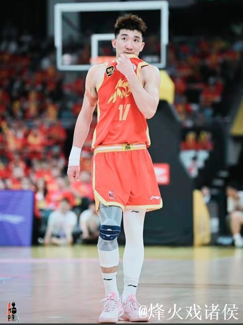 CBA俱乐部杯：孙铭徽贡献13+10 浙江方兴渡击败青岛